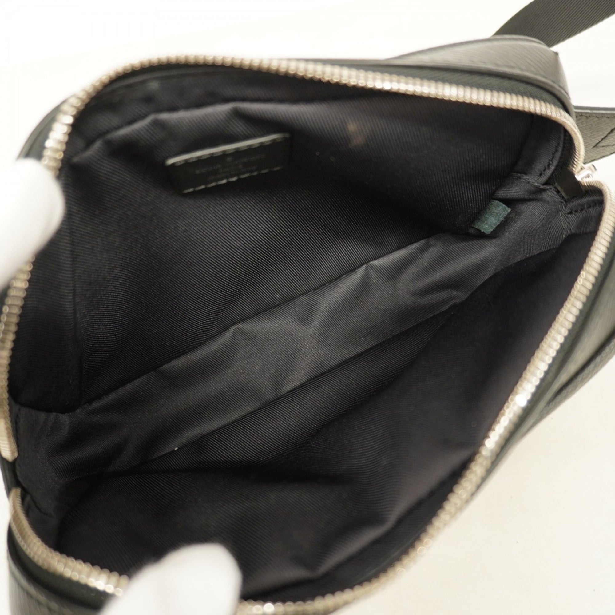 LOV Monogram Eclipse Taiga Bumbag Outdoor Body Bag M30245 Noir Men's