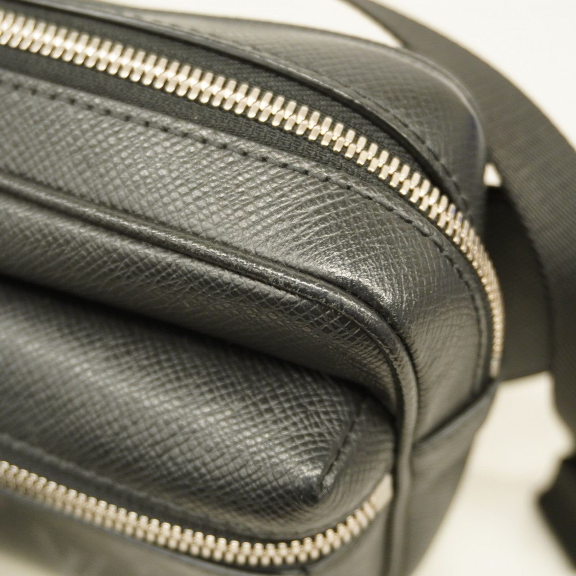 LOV Monogram Eclipse Taiga Bumbag Outdoor Body Bag M30245 Noir Men's