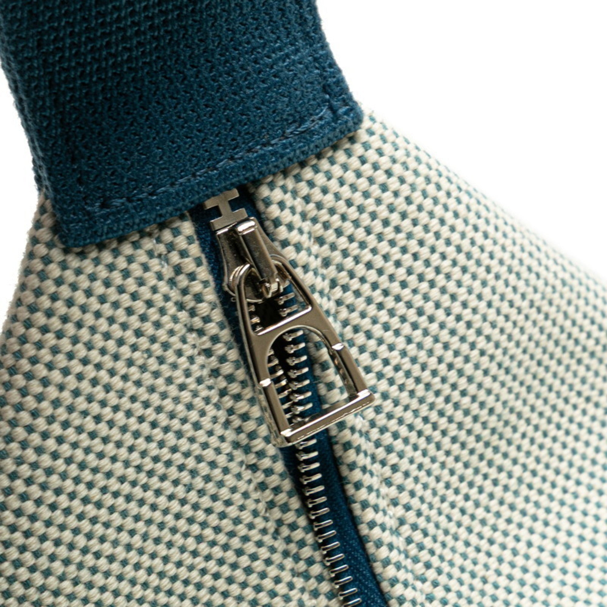 HMS Hermès Bride A Black GM Cabriole Pouch Mini Handbag in Brunatier Cotton Toile Chevron for Women