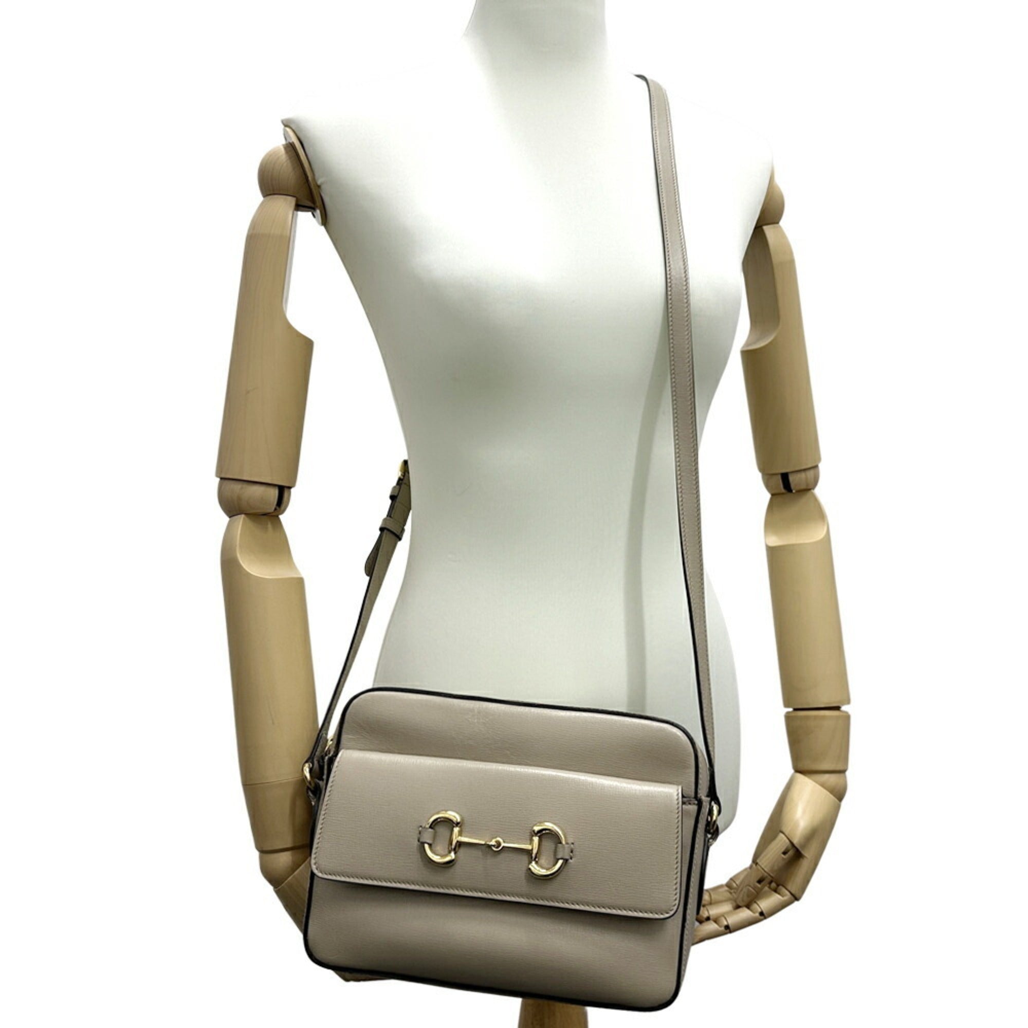 GCCI Horsebit Shoulder Bag in Beige and Gold Leather (645454) for Women, Japan Exclusive