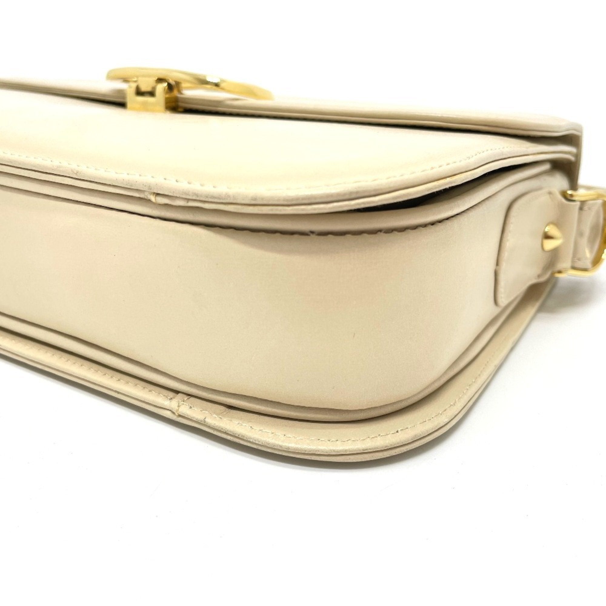 CLNI Vintage Carriage Hardware Shoulder Bag in Beige Leather with Gold