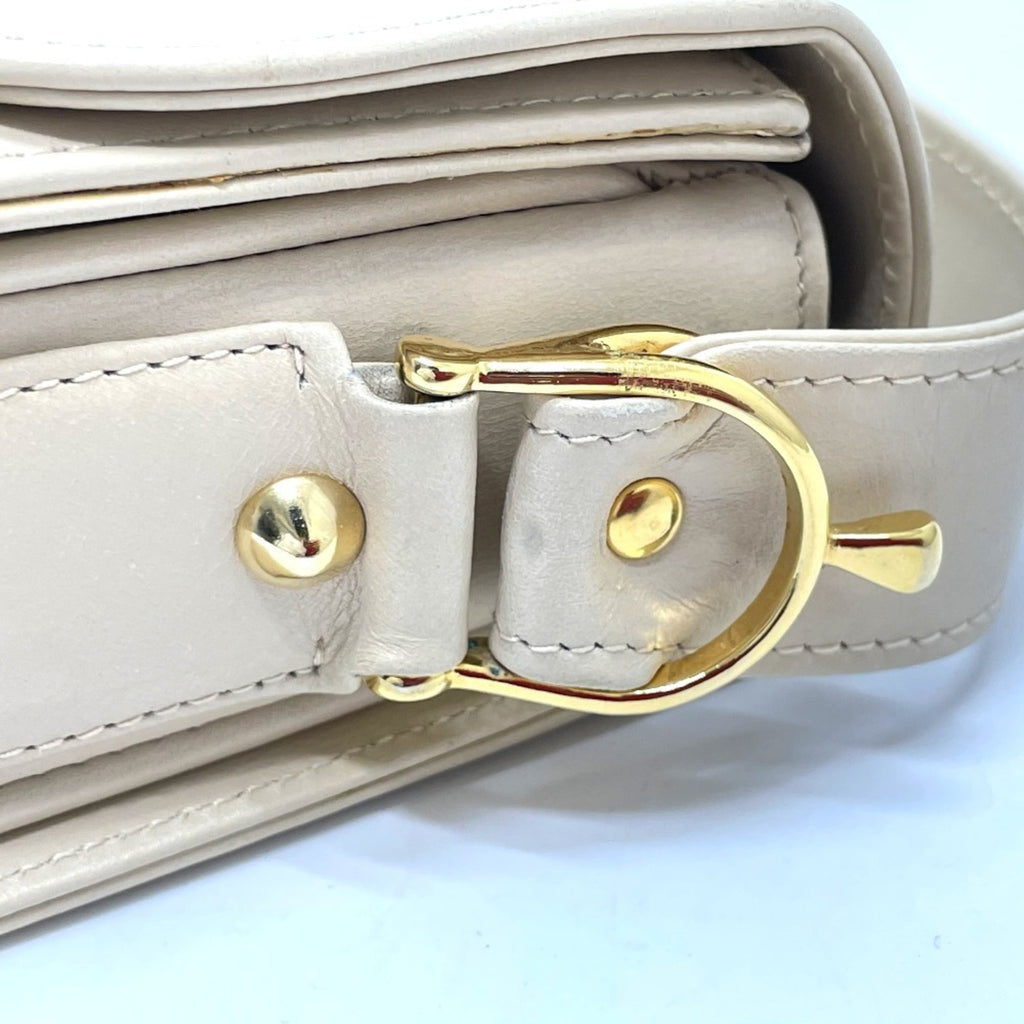 CLNI Vintage Carriage Hardware Shoulder Bag in Beige Leather with Gold