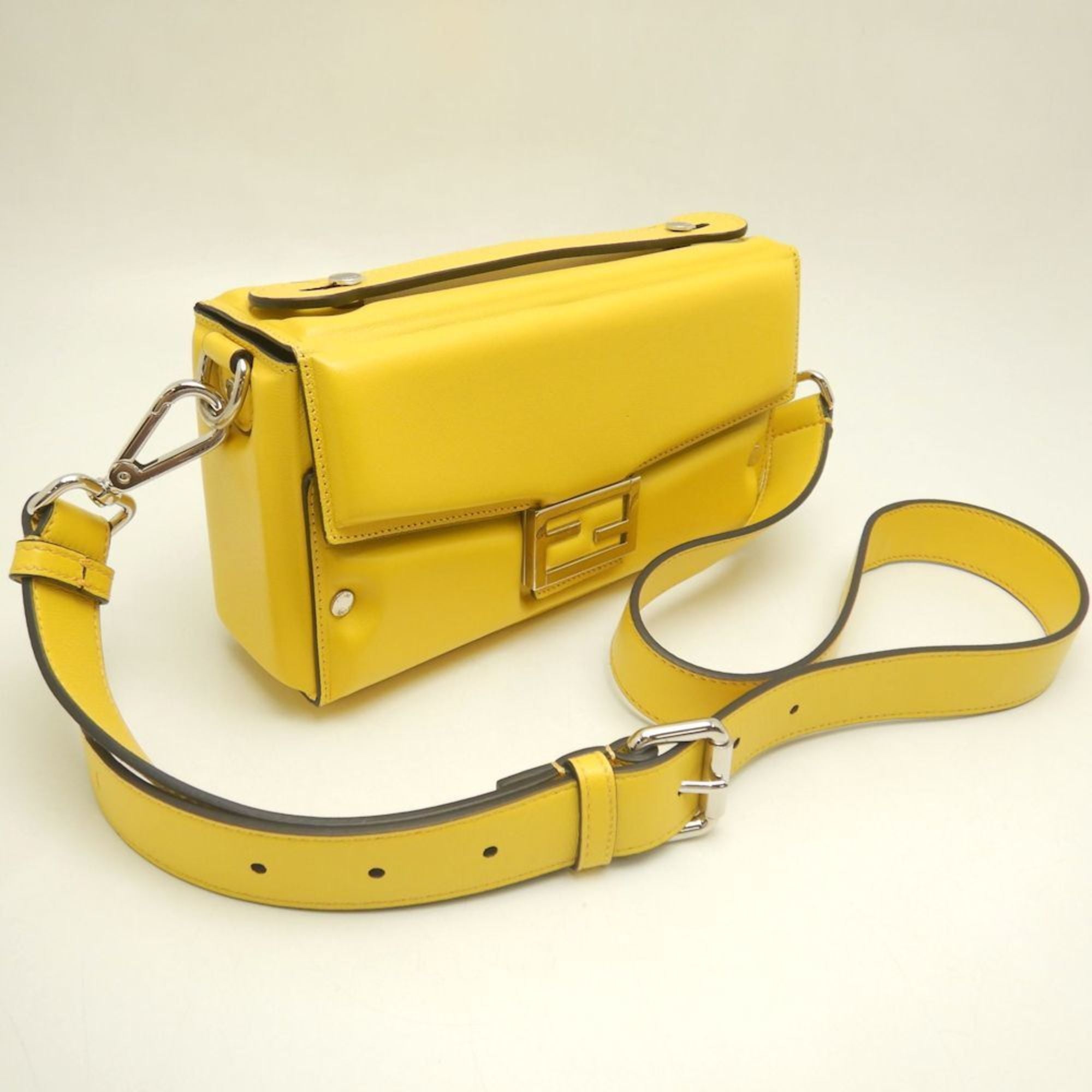 FDI Bucket Soft Trunk 7VA565 Shoulder Bag in Yellow Leather, Women's, 253059