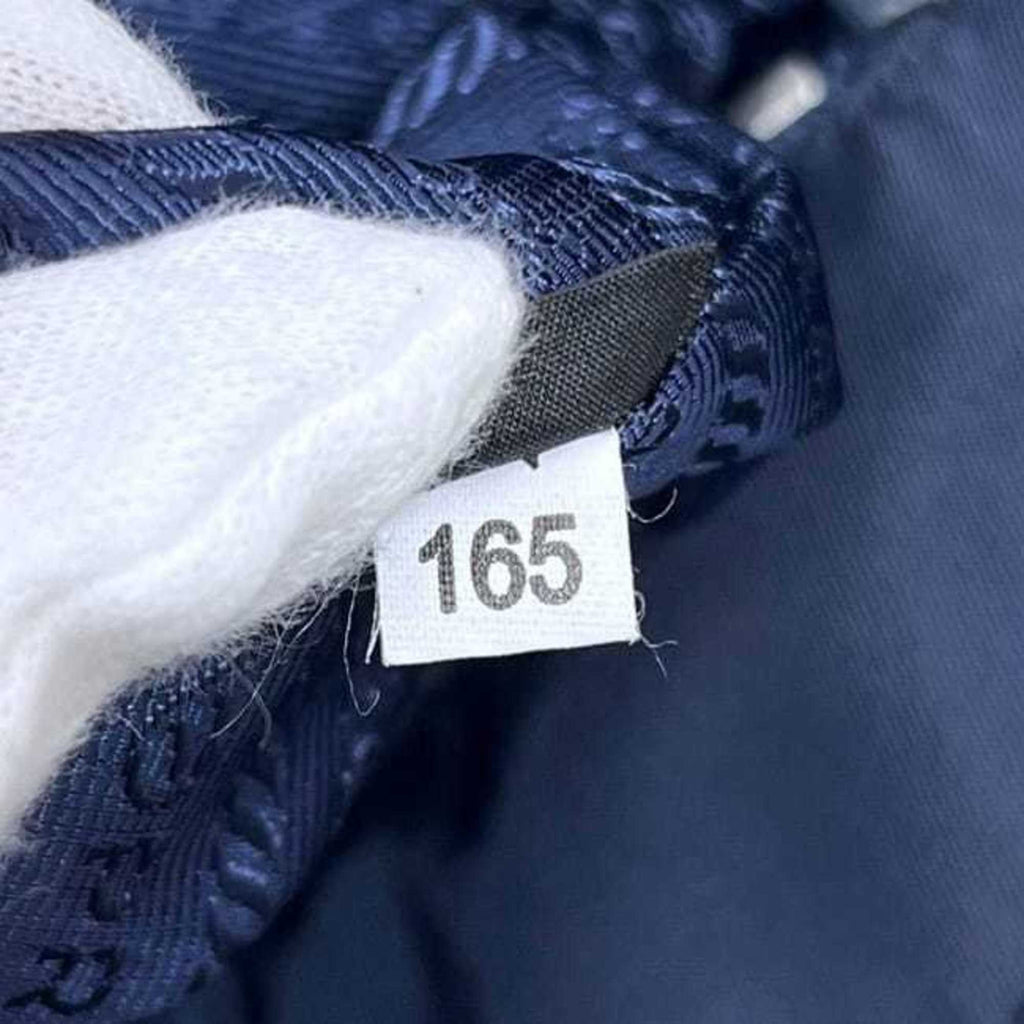 PDA 2-way bag f-24442, navy Tessuto 1BG740 tote in nylon and Saffiano leather. 165 PRADA shoulder bag, chain with triangular plate design, quilted.