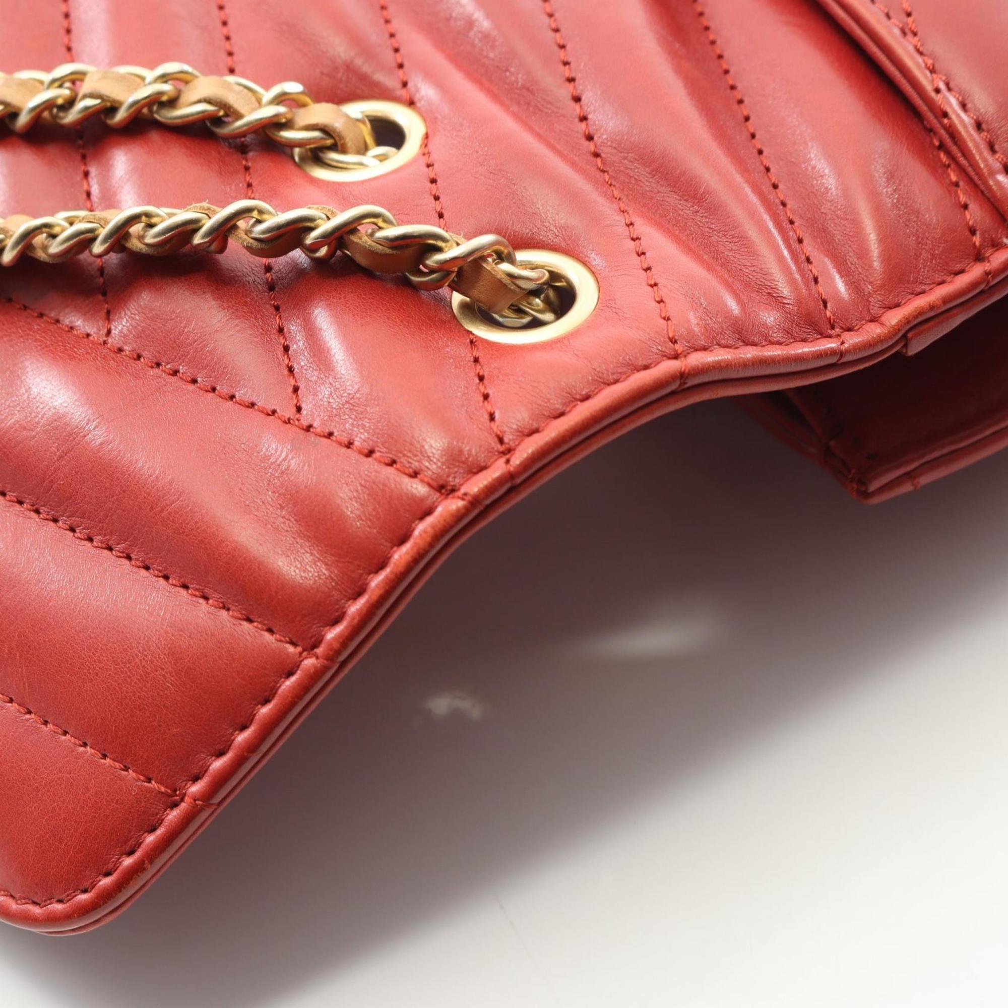 CHL bias stitch shoulder bag in lambskin leather, red.