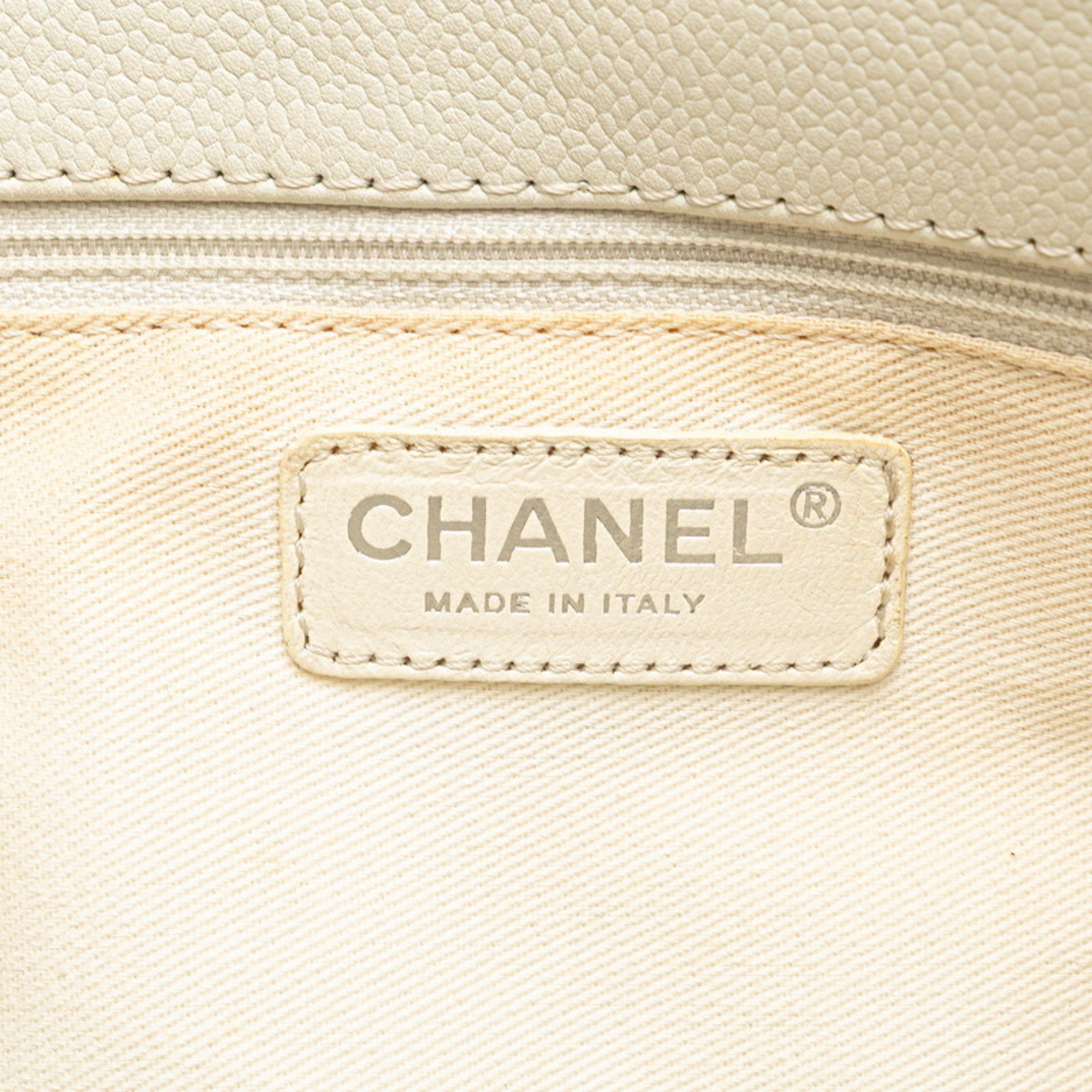 CHL Matelasse Coco Mark Chain Tote Bag Shoulder White Caviar Skin Women's